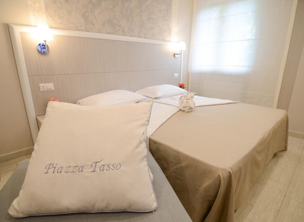 Le Quattro Piazze Bed & Breakfast ซอร์เรนโต ห้อง รูปภาพ